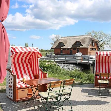 Ferienhaus Faehrhaus Nr 12 Haus Mit Sauna- Und Schwimmbadnutzung Im Ahoi Erlebnisbad Sellin (Rugen)