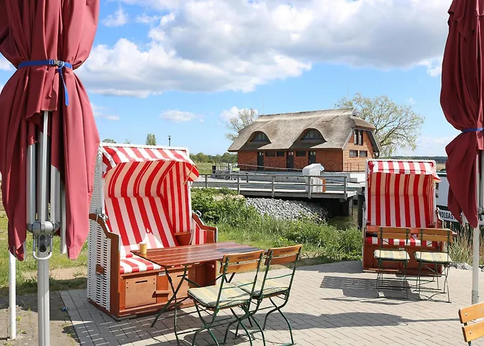 Ferienhaus Fährhaus Nr 12 Mit Sauna- Und Schwimmbadnutzung Im Ahoi Erlebnisbad Sellin (Rugen)